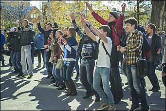 Барнаул   Акция  DFM «ЗаряDка со звездой»