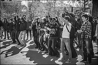 Барнаул   Акция  DFM «ЗаряDка со звездой»