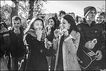 Барнаул   Акция  DFM «ЗаряDка со звездой»