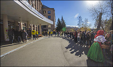 Барнаул   Акция  DFM «ЗаряDка со звездой»