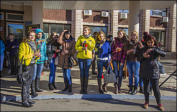 Барнаул   Акция  DFM «ЗаряDка со звездой»