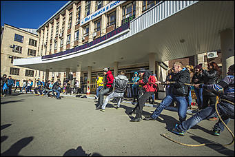 Барнаул   Акция  DFM «ЗаряDка со звездой»