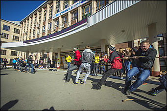 Барнаул   Акция  DFM «ЗаряDка со звездой»