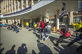 Барнаул   Акция  DFM «ЗаряDка со звездой»