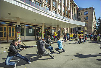 Барнаул   Акция  DFM «ЗаряDка со звездой»