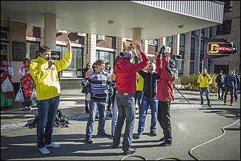 Барнаул   Акция  DFM «ЗаряDка со звездой»