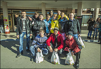 Барнаул   Акция  DFM «ЗаряDка со звездой»