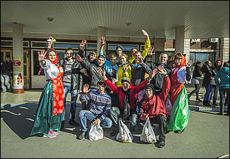 Барнаул   Акция  DFM «ЗаряDка со звездой»