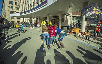 Барнаул   Акция  DFM «ЗаряDка со звездой»