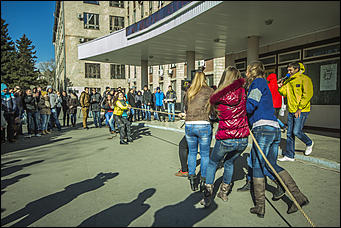 Барнаул   Акция  DFM «ЗаряDка со звездой»