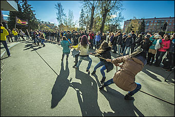 Барнаул   Акция  DFM «ЗаряDка со звездой»