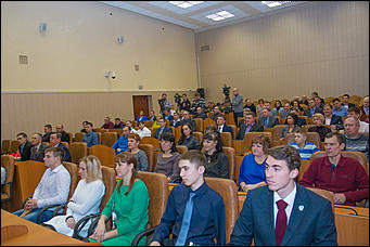 17 февраль 2016 г., Барнаул  © Амител Вячеслав Мельников   Губернатор вручил денежные награды лучшим тренерам и спортсменам края