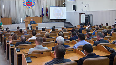 17 февраль 2016 г., Барнаул  © Амител Вячеслав Мельников   Губернатор вручил денежные награды лучшим тренерам и спортсменам края