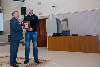 17 февраль 2016 г., Барнаул  © Амител Вячеслав Мельников   Губернатор вручил денежные награды лучшим тренерам и спортсменам края