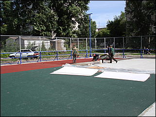 22 августа 2008 г., Барнаул   «Газпром-детям»: в Барнауле строят современную спортплощадку