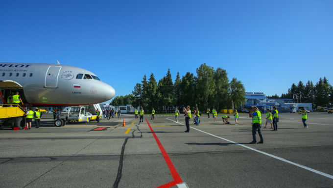 15 августа 2019 г., Барнаул   Фотографы в Барнауле устроили "охоту" на самолеты