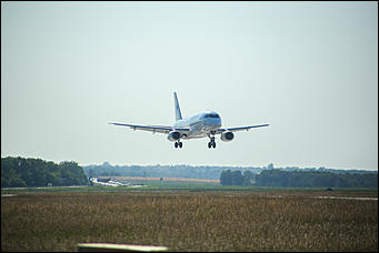 15 августа 2019 г., Барнаул   Фотографы в Барнауле устроили "охоту" на самолеты