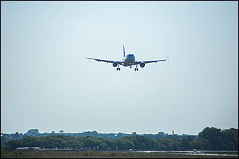 15 августа 2019 г., Барнаул   Фотографы в Барнауле устроили "охоту" на самолеты
