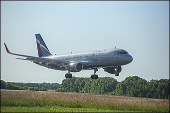 15 августа 2019 г., Барнаул   Фотографы в Барнауле устроили "охоту" на самолеты