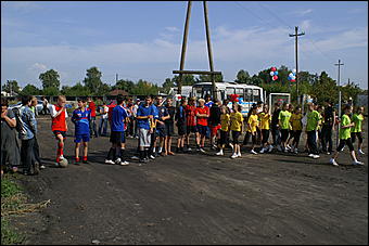 23 августа 2009 г., Барнаул   Открытие детского спортивно-игрового комплекса в Октябрьском районе Барнаула