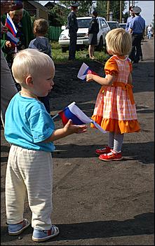 23 августа 2009 г., Барнаул   Открытие детского спортивно-игрового комплекса в Октябрьском районе Барнаула