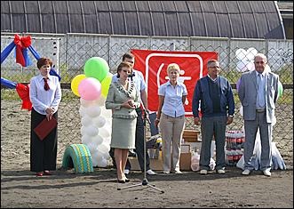 23 августа 2009 г., Барнаул   Открытие детского спортивно-игрового комплекса в Октябрьском районе Барнаула