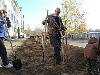 15 октября 2011 г., Барнаул   Общегородской субботник в Барнауле