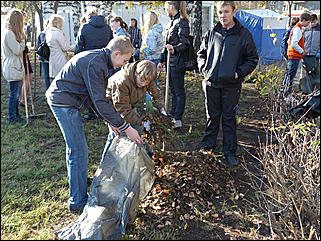 15 октября 2011 г., Барнаул   Общегородской субботник в Барнауле