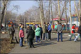 24 апреля 2010 г., Барнаул   Общегородской субботник в Барнауле