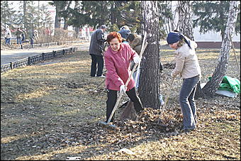 24 апреля 2010 г., Барнаул   Общегородской субботник в Барнауле