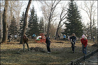 24 апреля 2010 г., Барнаул   Общегородской субботник в Барнауле