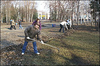 24 апреля 2010 г., Барнаул   Общегородской субботник в Барнауле