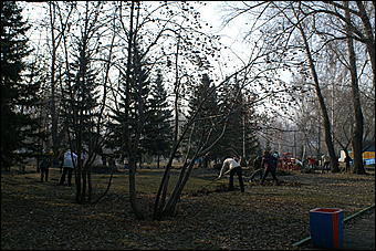 24 апреля 2010 г., Барнаул   Общегородской субботник в Барнауле