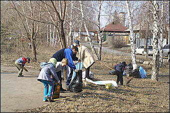 24 апреля 2010 г., Барнаул   Общегородской субботник в Барнауле