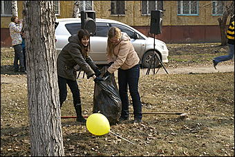 24 апреля 2010 г., Барнаул   Общегородской субботник в Барнауле