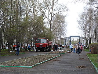 23 апреля 2011 г., Барнаул   Общегородской субботник в Барнауле