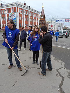 23 апреля 2011 г., Барнаул   Общегородской субботник в Барнауле