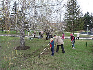 23 апреля 2011 г., Барнаул   Общегородской субботник в Барнауле