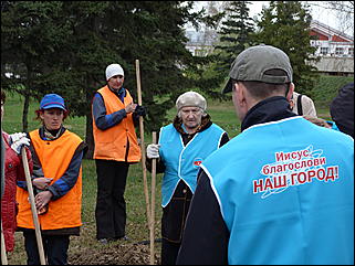 23 апреля 2011 г., Барнаул   Общегородской субботник в Барнауле