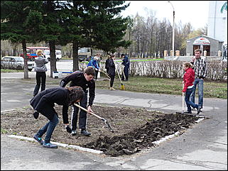 23 апреля 2011 г., Барнаул   Общегородской субботник в Барнауле