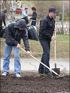 23 апреля 2011 г., Барнаул   Общегородской субботник в Барнауле