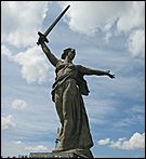 2 февраля 2010 г., Барнаул   Памятник-ансамбль &laquo;Героям Сталинградской битвы&raquo; на Мамаевом кургане в Волгограде