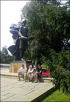 2 февраля 2010 г., Барнаул   Памятник-ансамбль «Героям Сталинградской битвы» на Мамаевом кургане в Волгограде