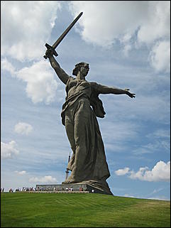 2 февраля 2010 г., Барнаул   Памятник-ансамбль «Героям Сталинградской битвы» на Мамаевом кургане в Волгограде