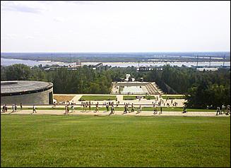 2 февраля 2010 г., Барнаул   Памятник-ансамбль «Героям Сталинградской битвы» на Мамаевом кургане в Волгограде