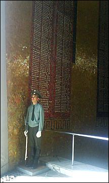 2 февраля 2010 г., Барнаул   Памятник-ансамбль «Героям Сталинградской битвы» на Мамаевом кургане в Волгограде