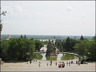 2 февраля 2010 г., Барнаул   Памятник-ансамбль «Героям Сталинградской битвы» на Мамаевом кургане в Волгограде