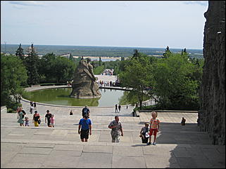 2 февраля 2010 г., Барнаул   Памятник-ансамбль «Героям Сталинградской битвы» на Мамаевом кургане в Волгограде