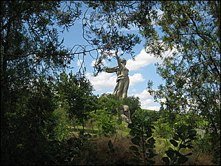 2 февраля 2010 г., Барнаул   Памятник-ансамбль «Героям Сталинградской битвы» на Мамаевом кургане в Волгограде