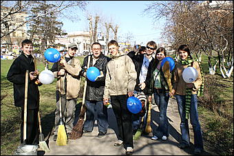 21 апреля 2007 г., Барнаул   В Барнауле прошел общегородской субботник